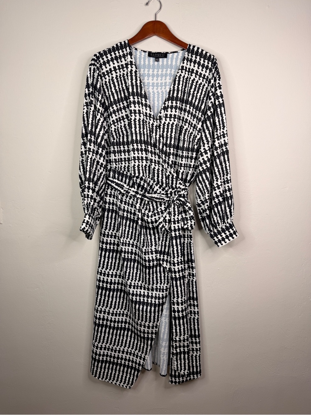 Eloquii Black White Abstract Print Wrap Dress Size 16 Long Sleeve Midi